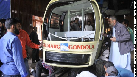 cable car kashmir cnn officials damaged check accident seven dead death