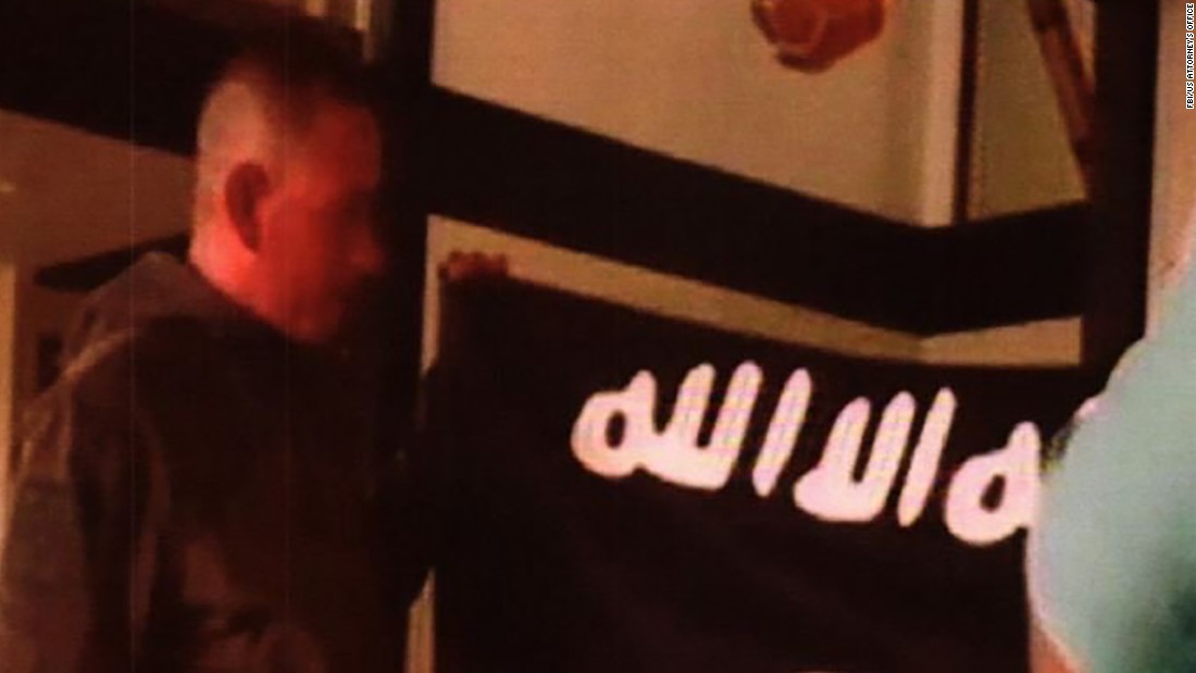 US soldier kisses ISIS flag in photos shown at hearing - CNNPolitics