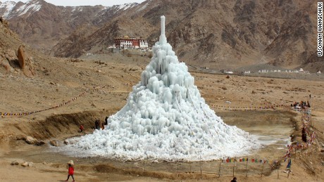 The artificial glacier growing in the desert