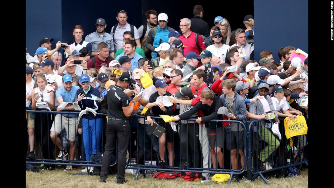 Defending champion Henrik Stenson won last year after an extraordinary battle with Phil Mickelson. The Swede&#39;s autograph has been a must-have for many this week.