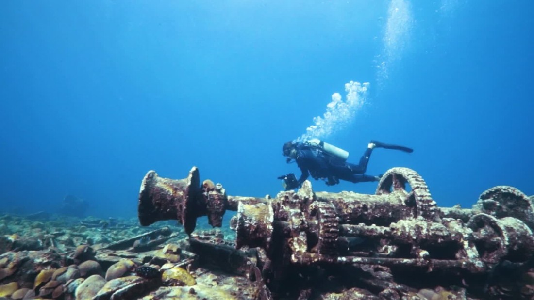 Bermuda Shipwrecks: Dive Into Past And Future - CNN Video