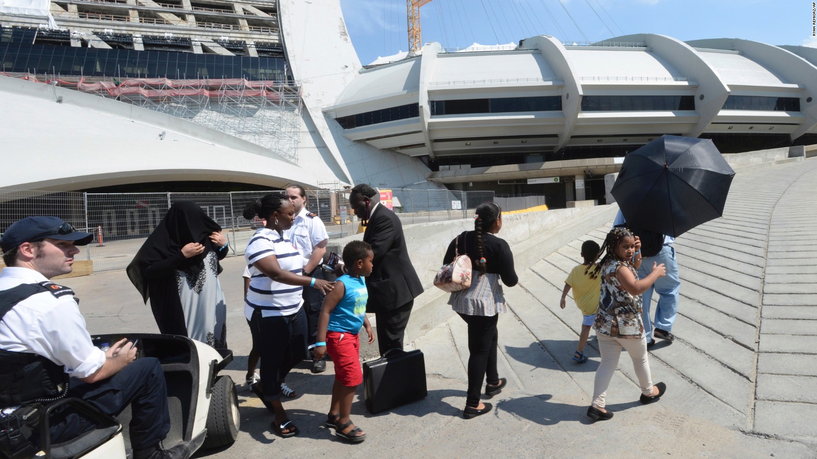 no-free-ticket-canada-warns-as-nigerian-asylum-seekers-cross-from-us