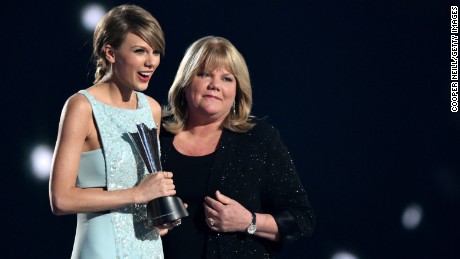 Taylor Swift&#39;s attorney: Radio host groped her, then sued for cash and fame