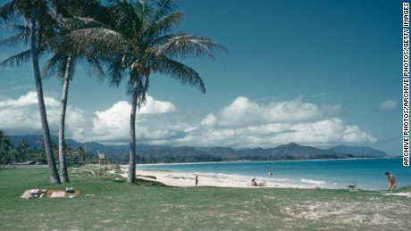 A view of the coastline at Oahu, Hawaii, USA, circa 1960. (Photo by Archive Photos/Getty Images)