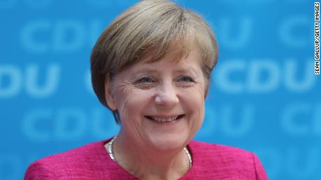 Angela Merkel a vu les Allemands traverser crise après crise.  Maintenant ils se demandent qui comblera le vide