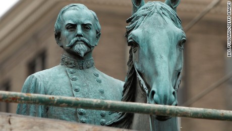 Aquí están los monumentos confederados que serán trasladados a Charlottesville.