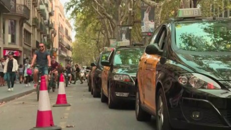 cnnee vo barcelona ataque terrorista rambla taxis caravana no tenemos miedo_00012210