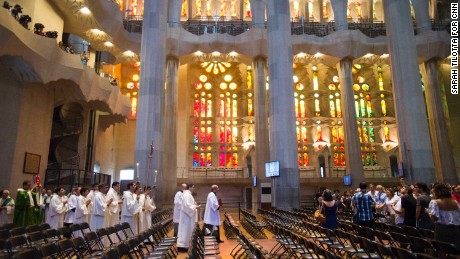 The mass procession begins inside the Sagrada Familia.