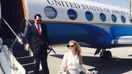 Mnuchin&#39;s wife says she&#39;s &#39;super duper&#39; sorry