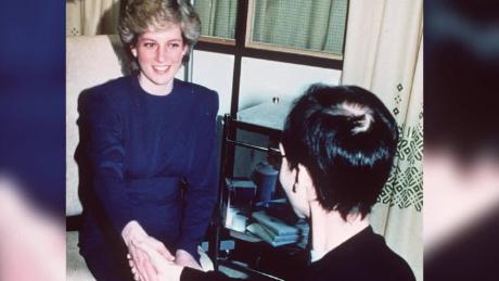 In 1987, Diana intentionally shook hands with an AIDS patient, working to dispel the myth that HIV/AIDS could be spread through touch.