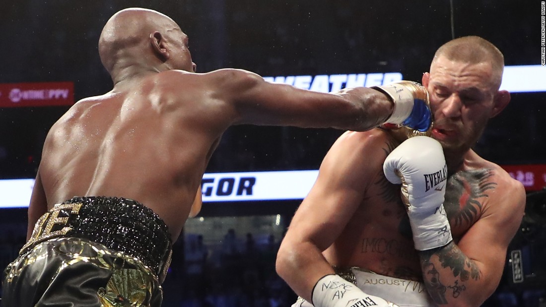 After a typically slow start, Mayweather started to force the action more in the middle rounds.