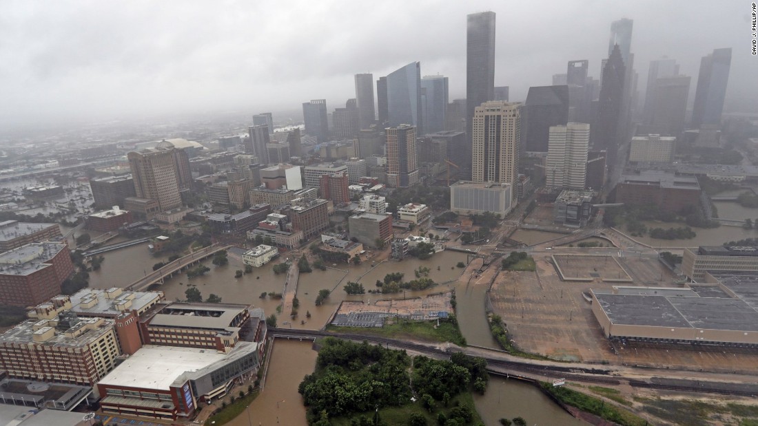 Hurricane Harvey Flooding Pounds Houston As Storm Sits In Southeast 