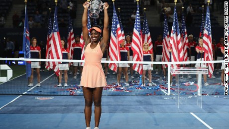 NEW YORK, NY - SEPTEMBER 09:  Sloane Stephens of the United States poses with the championship trophy during the trophy presentation after the Women&#39;s Singles finals match on Day Thirteen of the 2017 US Open at the USTA Billie Jean King National Tennis Center on September 9, 2017 in the Flushing neighborhood of the Queens borough of New York City. Sloane Stephens defeated Madison Keys in the second set with a score of 6-3, 6-0.  (Photo by Elsa/Getty Images)