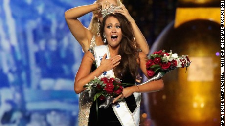 Reigning Miss America Cara Mund addresses the organization's recent email controversy