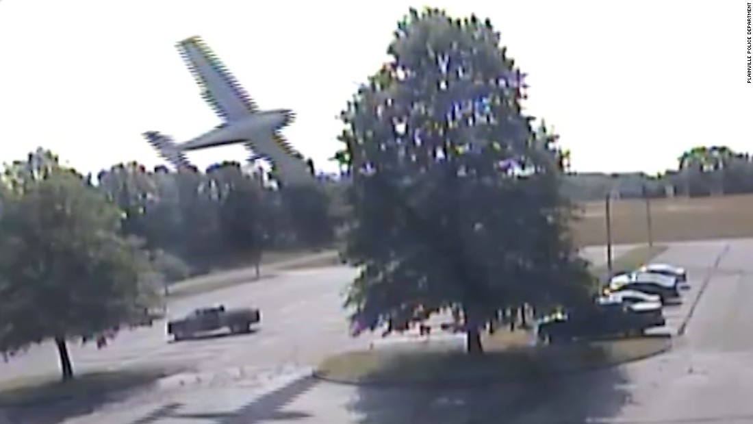 Plane crashlands after slamming into tree CNN Video