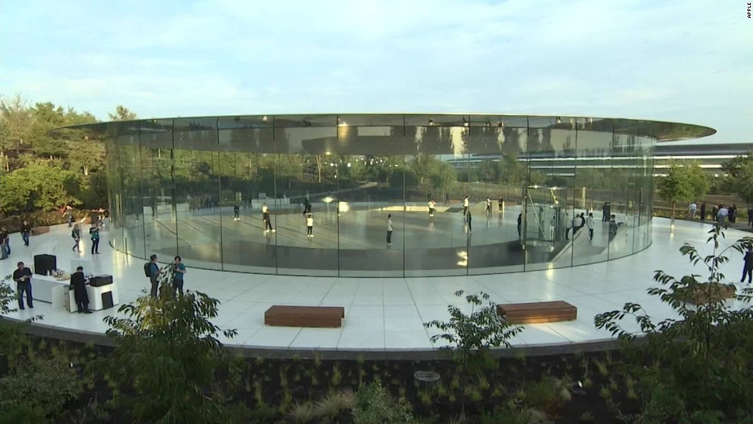 steve jobs apple store tour