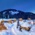 Best heli-skiing Bell 2 Lodge