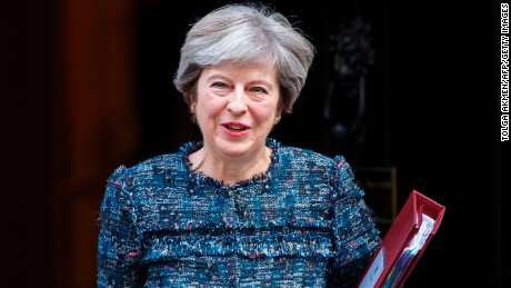 Theresa May warned to change course over Brexit and Irish border