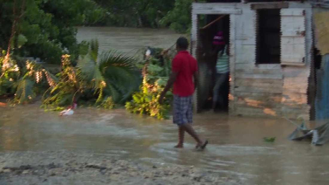 Huracán María desata inundaciones en República Dominicana  CNN Video