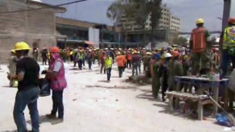 cnnee lkl rosa flores 20 cuerpos muertos fabrica mexico terremoto 19 septiembre_00001113
