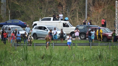 Federal response to Hurricane Maria slowly takes shape