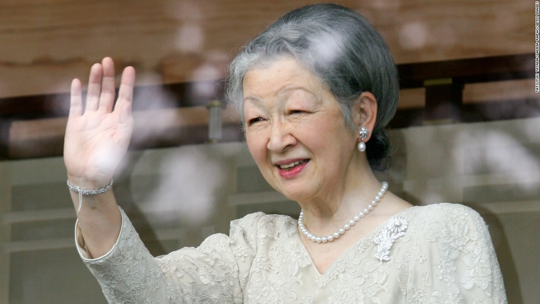 JAPAN - DECEMBER 23:  Japanese Emperor Akihito&#39;S 74Th Birthday In Tokyo, Japan On December 23, 2007 - Japan&#39;s Empress Michiko greets the public at the Imperial Palace on Emperor Akihito&#39;s 74th birthday.  (Photo by Tatsuyuki TAYAMA/Gamma-Rapho via Getty Images)