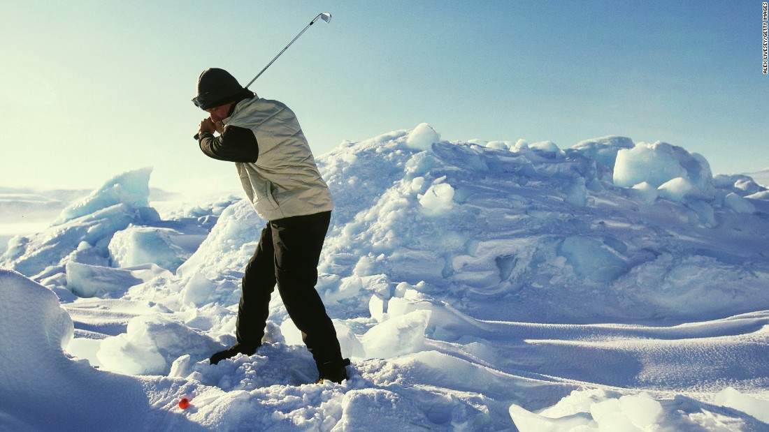 Set 600 kilometers (370 miles) north of the Arctic Circle, players have to cope with freezing glaciers and huge icebergs. It gives a whole new meaning to &#39;finding the rough.&#39;