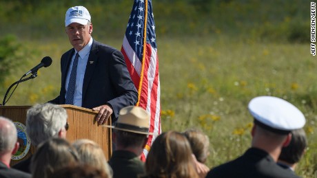 Zinke&#39;s travel continues to raise ethical questions