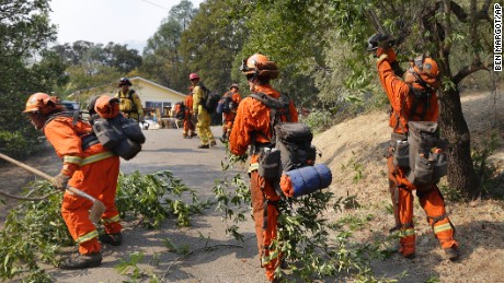 California inmates help battle raging wildfires