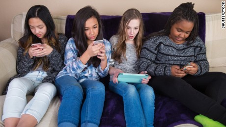 Smartphones aren't a smart choice in middle school 