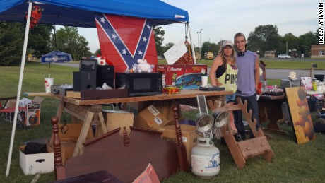 Jennifer Fink and her boyfriend JayJay Wilson sell some of Fink&#39;s belongings in Rockfield, Kentucky. (Holly Yan/CNN)