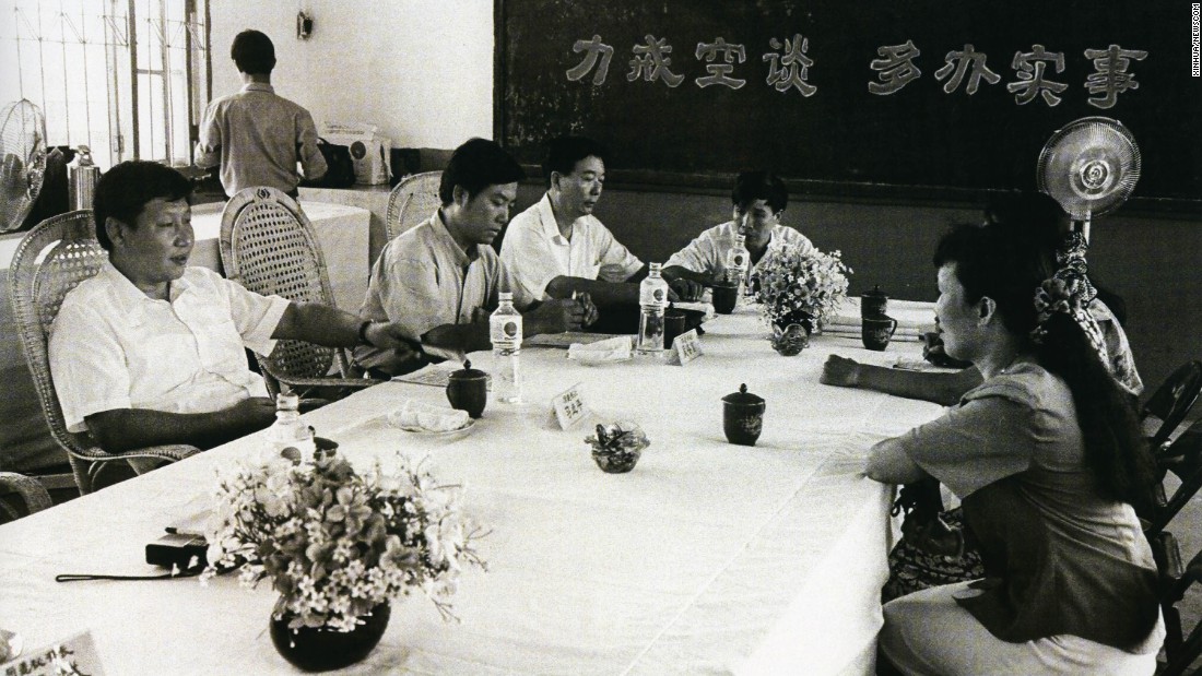 Xi, left, meets with citizens of Fuzhou, China, in 1993. He was the city&#39;s party secretary from 1990-1996.