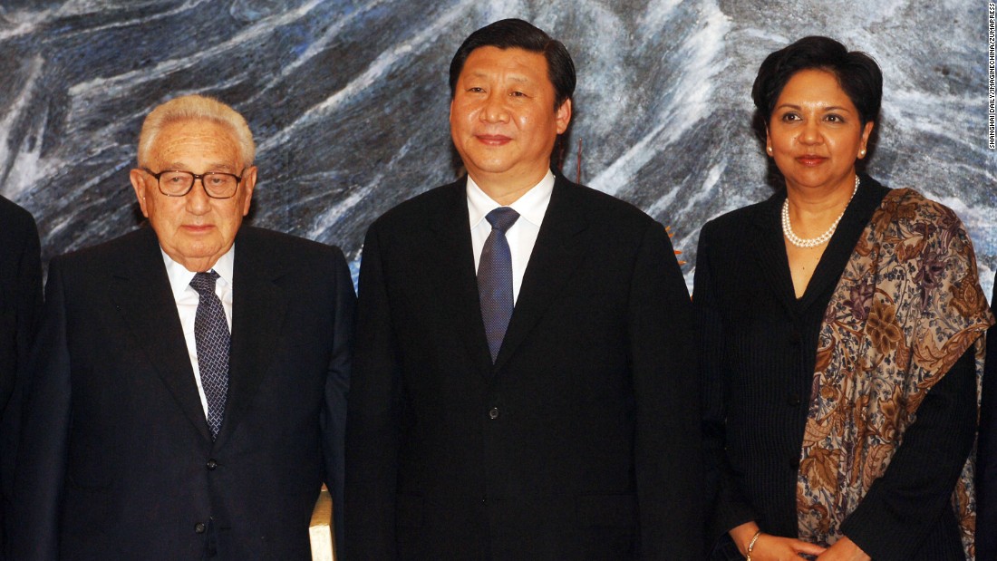 As Shanghai&#39;s party secretary in 2007, Xi welcomes former US Secretary of State Henry Kissinger and Pepsi President and CEO Indra Krishanamurthy Nooyi.