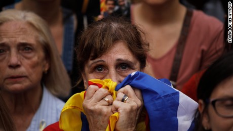 Catalan lawmakers vote to split from Spain amid independence crisis