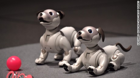 Conoce a Aibo, el perro robot - CNN Video