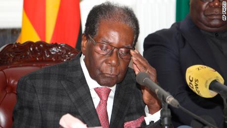 Robert Mugabe resigns after 37 years as Zimbabwe&#39;s leader