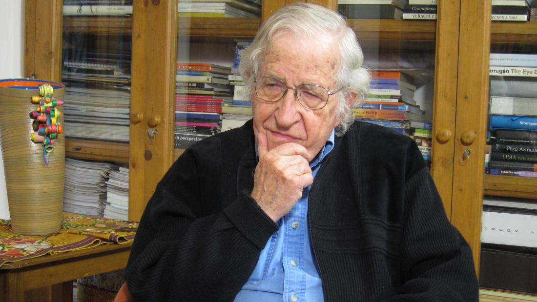 Lo que Noam Chomsky te advierte sobre Google y Facebook - CNN Video