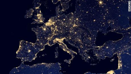 Loss of the night: Light pollution rising rapidly on a global scale