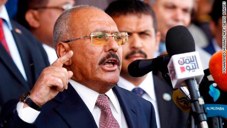 Yemen&#39;s ex-President killed, crushing peace hopes  