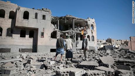 At least 35 killed in Yemen airstrikes