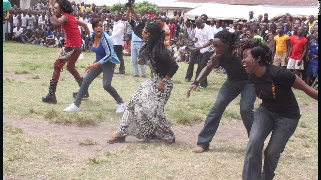 Actors, choreographers and comedians entertained inmates at Ikoyi Prison, during one of Lamboginny&#39;s concerts in 2012.