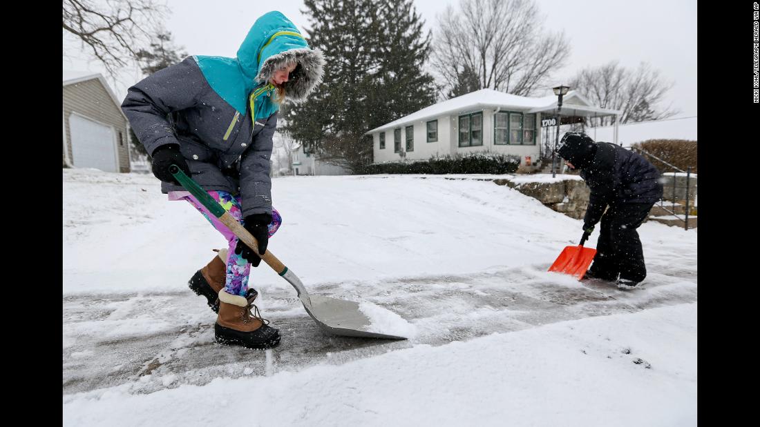 Winter storm threatens East Coast, bringing temps colder than Mars – Trending Stuff