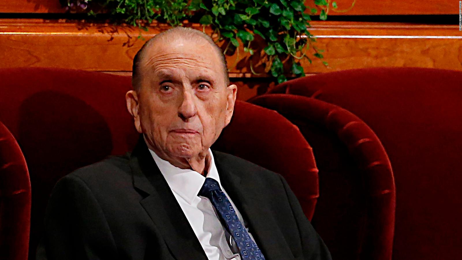 Thomas Monson, Mormon church president, dies - CNN