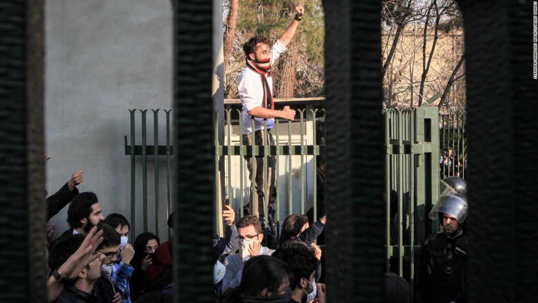 Un Experts Urge Iran To Respect Protesters Rights Cnn