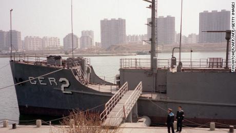 Die USS Pueblo gesehen in Pjöngjang, Nordkorea, am 16. April 2001.