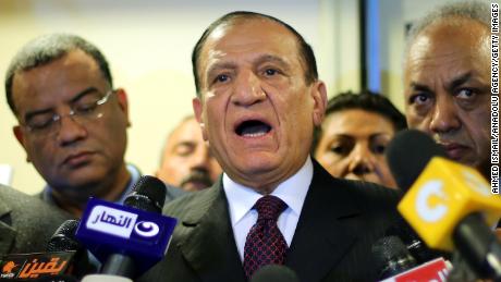 Egypt&#39;s former army chief of staff, Sami Anan speaks during a press conference Cairo on March 13, 2014. 