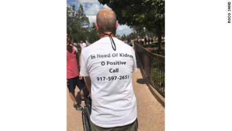 A man goes to Disney World looking for a kidney. He finds one. 