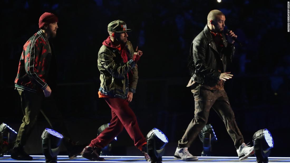 Timberlake and backup dancers entertain the crowd at US Bank Stadium in Minneapolis.