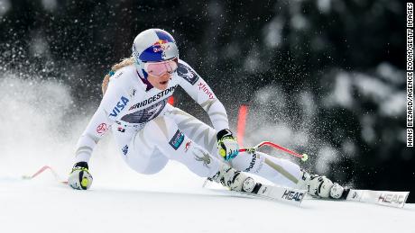 Scorching down slopes at 80 mph — this is alpine skiing 