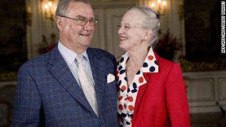 Prince Henrik of Denmark dies, refused to be buried next to his queen 